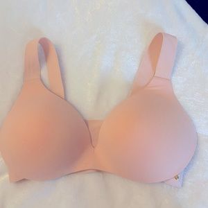 Victoria’s Secret Light peach pink 34D bra